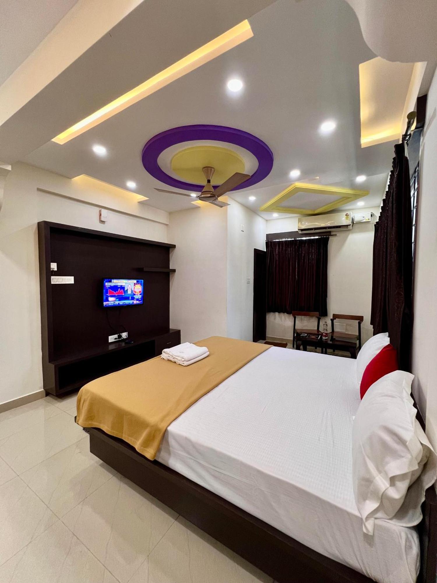 Ratna Sagar Hotel Manipal Exterior photo